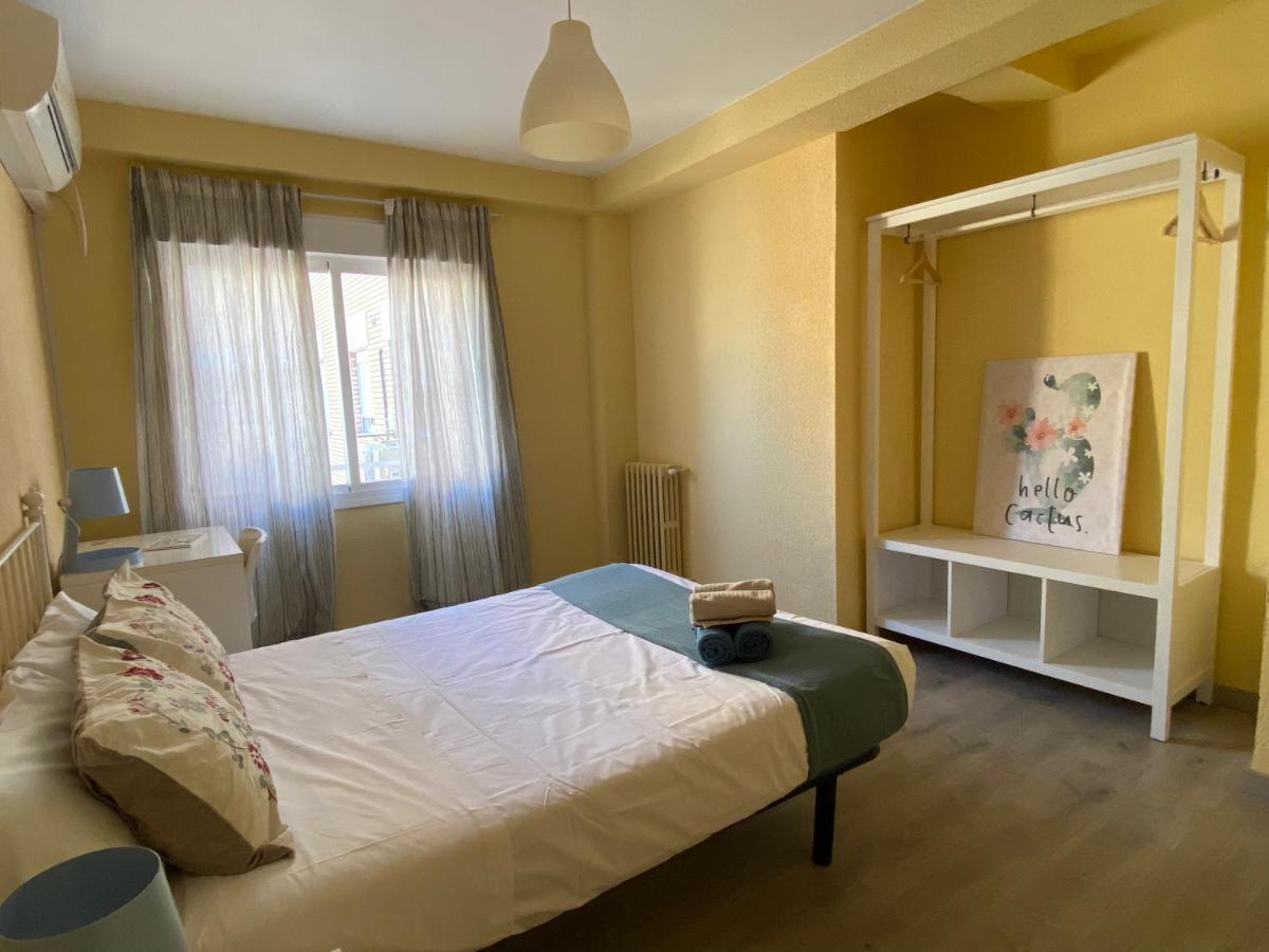 Apartamento Dos Torres Frodo - Estacionamiento Privado Gratuito Zaragoza Exterior foto