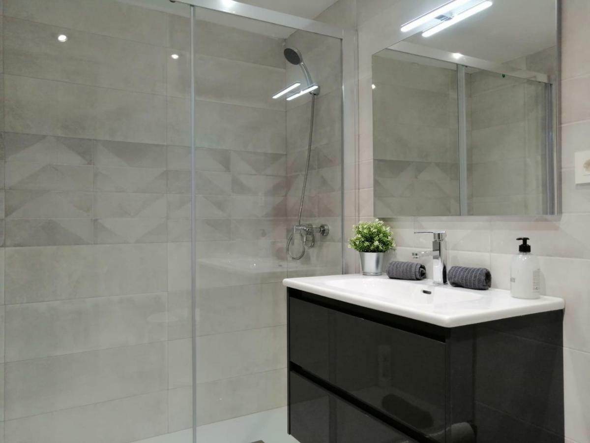 Apartamento Dos Torres Frodo - Estacionamiento Privado Gratuito Zaragoza Exterior foto